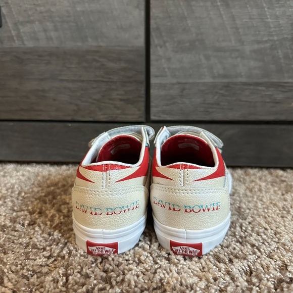 Vans - Picture 2 of 2